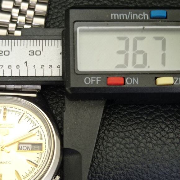 Vintage 1991 Seiko Automatic Mens Silver Watch W/daydate & Gold accents - Picture 7 of 10